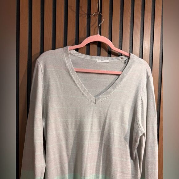 NWOT ALUIR V-Neck Sweater SZ XL - Picture 2 of 6
